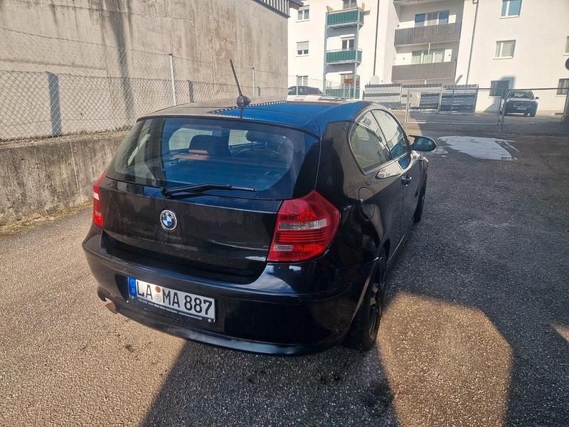 Gebraucht BMW 118 Sport Line 143 PS (105 kW) 2009 Schwarz Kleinwagen