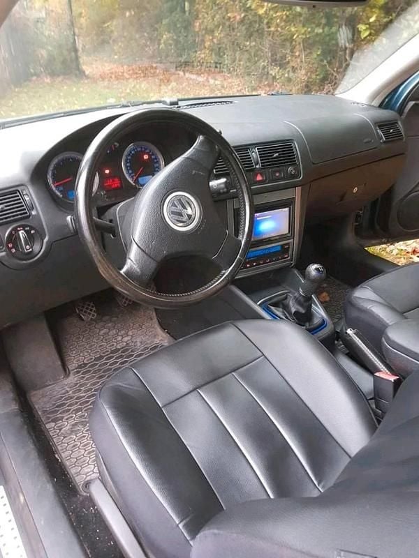 Second-hand VW Golf IV 2003 Verde Hatchback