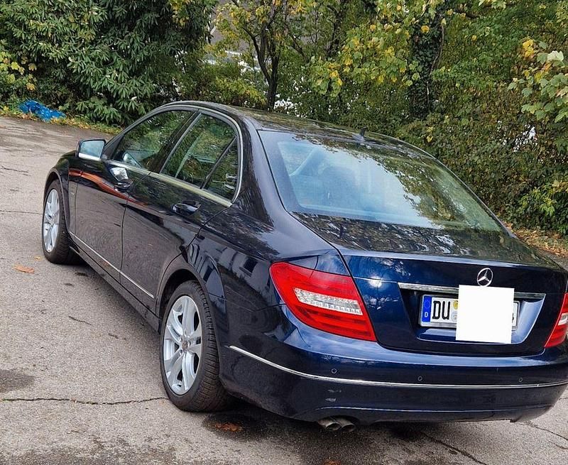 Gebraucht Mercedes C180 Avantgarde 156 PS (114 kW) 2011 Blau Limousine