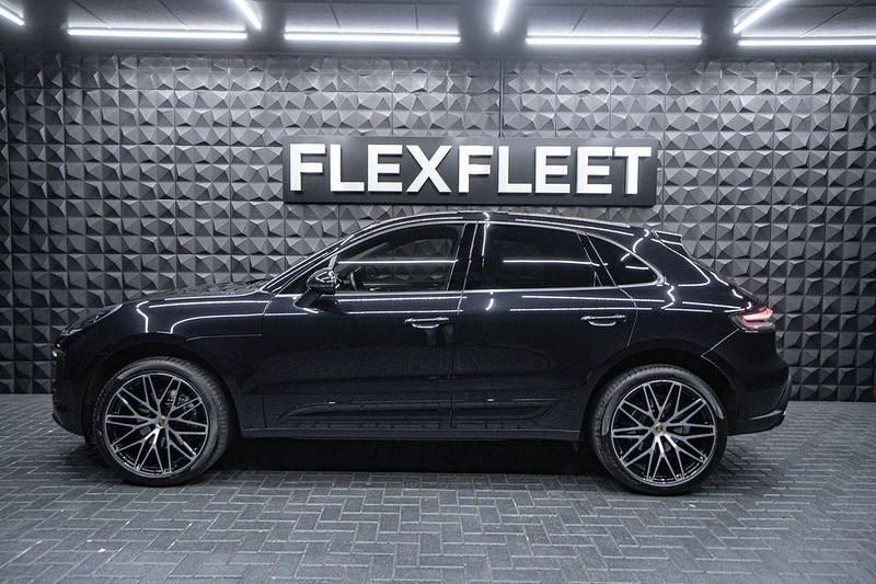 Gebraucht Porsche Macan Sport 265 PS (194 kW) 2022 Tiefschwarzmetallic SUV