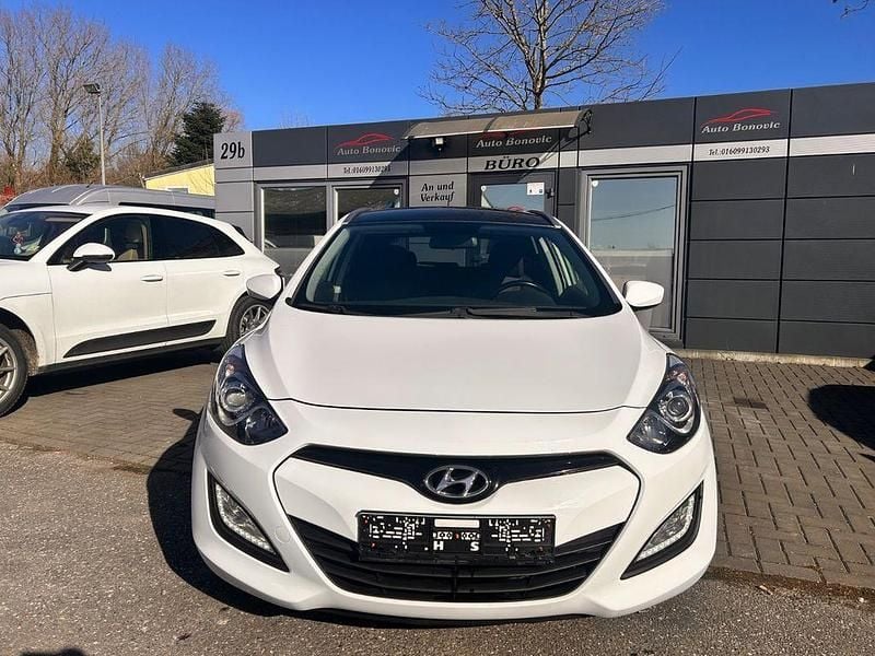 Gebraucht Hyundai i30 Classic 120 PS (88 kW) 2013 Weiß Kombi