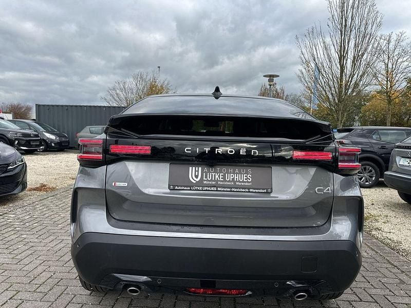 Neu Citroën C4 145 PS (106 kW) 2025 Grau Limousine