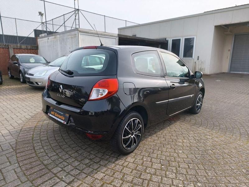 Gebraucht Renault Clio III 75 PS (55 kW) 2011 Schwarz Kleinwagen