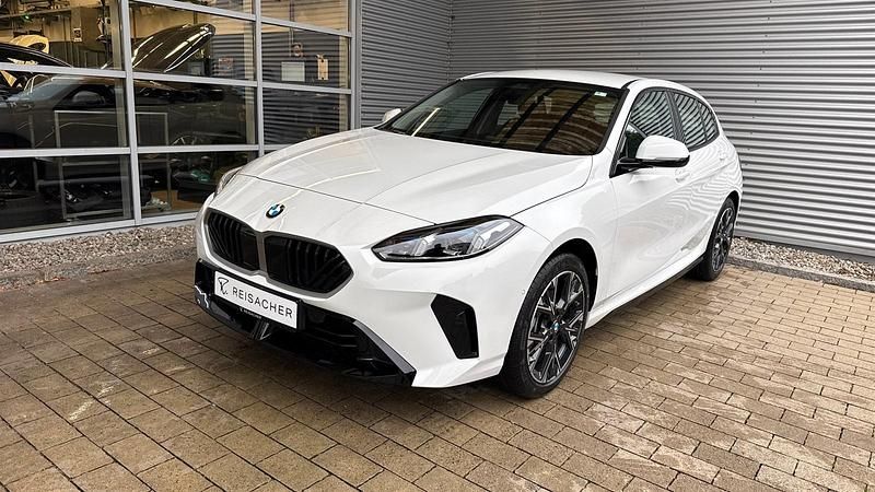 Alpinweiß uni Neu 2025 BMW 118 Basis Kleinwagen | 33.990 € (Fairer Preis) - Bild 1/4