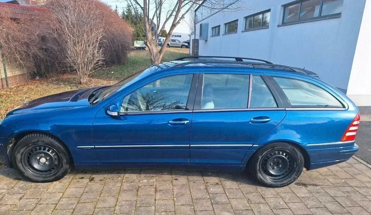 Gebraucht Mercedes C220 Elegance 143 PS (105 kW) 2003 Blau Kombi