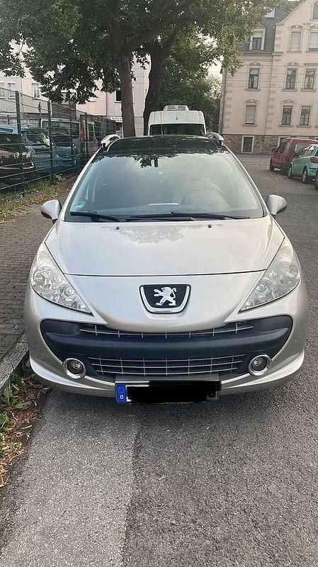 Gebraucht Peugeot 207 95 PS (69 kW) 2008 Limousine