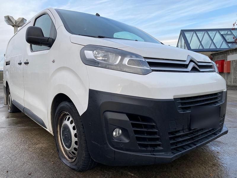 Weiß Gebraucht 2018 Citroën Jumpy Van / Kleinbus | 5.800 € - Bild 1/4