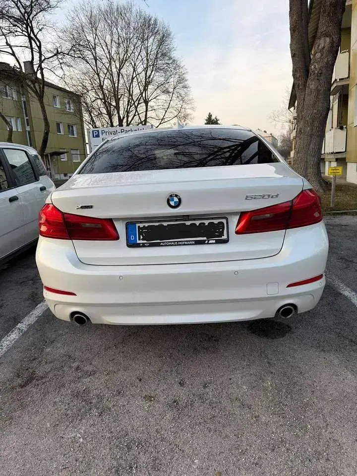 Gebraucht BMW 520 190 PS (139 kW) 2018 Weiß Limousine