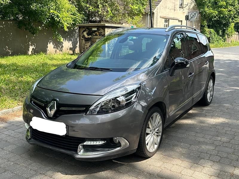 Grau Gebraucht 2014 Renault Mégane III Bose Edition Van / Kleinbus | 3.599 € (Superpreis) - Bild 1/4