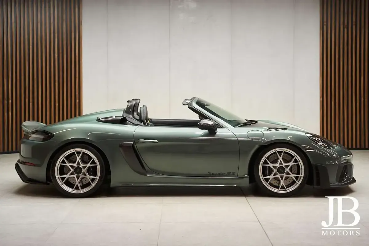 Gebraucht Porsche Boxster Spyder 500 PS (367 kW) 2024 Malachitgrün metallic Cabrio