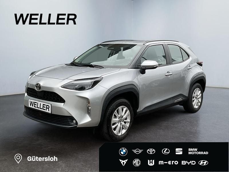 Silber Gebraucht 2024 Toyota Yaris Cross Comfort SUV | 25.480 € - Bild 1/3