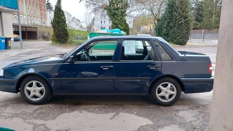 Gebraucht Volvo 460 109 PS (80 kW) 1995 Blau Limousine