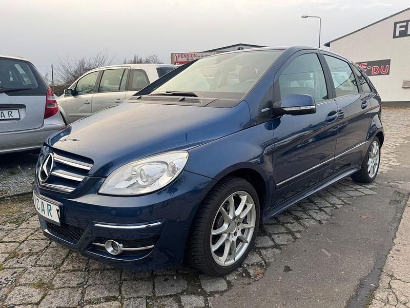 Gebraucht Mercedes B180 116 PS (85 kW) 2010 Blau Van / Kleinbus