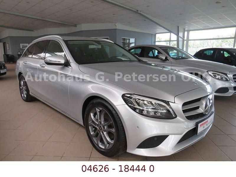 Iridiumsilber Gebraucht 2019 Mercedes C220 Kombi | 26.900 € (Etwas zu teuer) - Bild 1/4