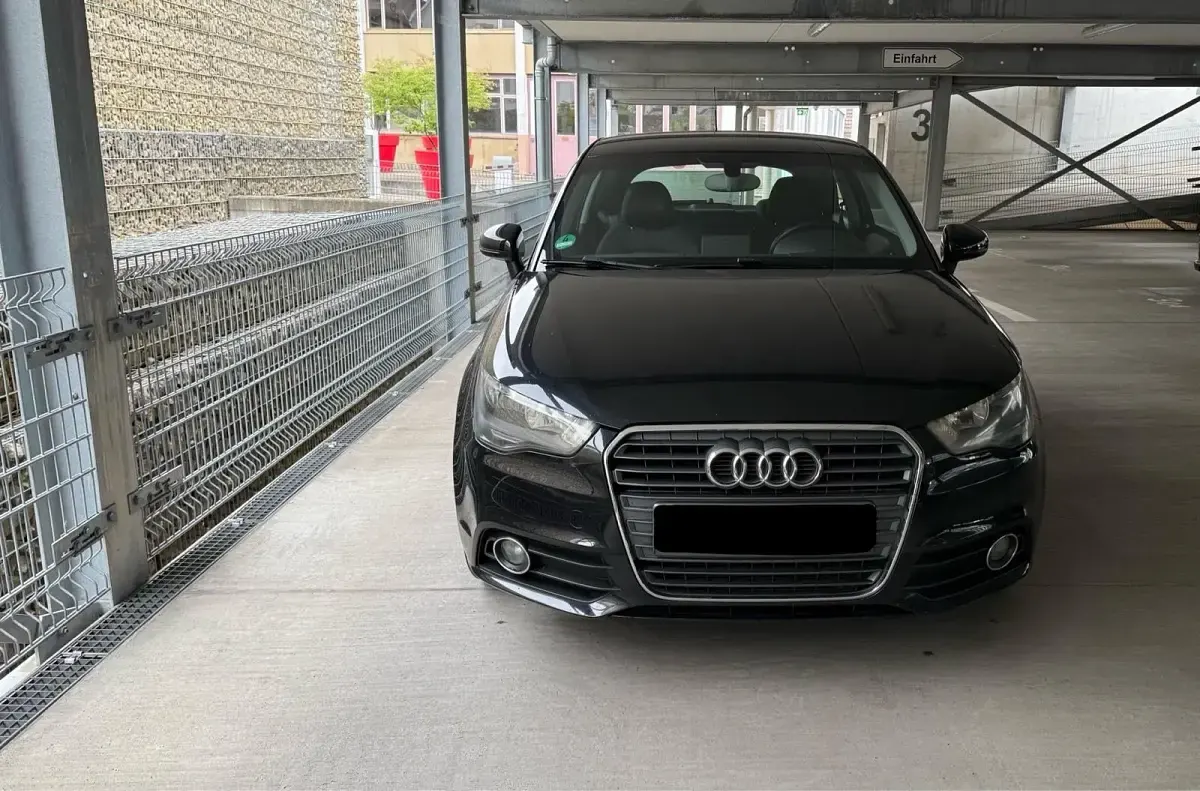 Gebraucht Audi A1 86 PS (63 kW) 2011 Schwarz Kleinwagen