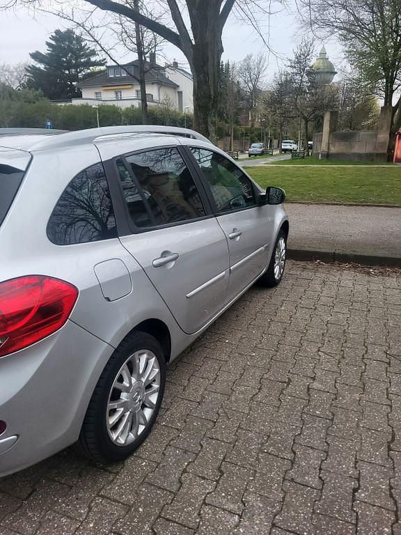 Usata Renault Clio II Expression 75 CV (55 kW) 2011 Argento Berlina