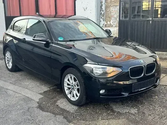 Gebraucht BMW 120 184 PS (135 kW) 2012 Schwarz Kleinwagen
