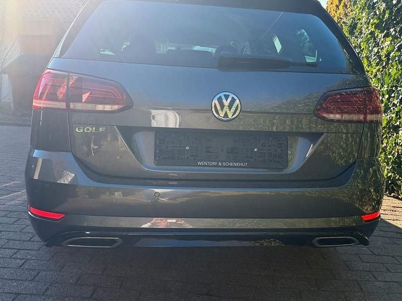 Gebraucht VW Golf VII R-line 150 PS (110 kW) 2018 Grau Kombi