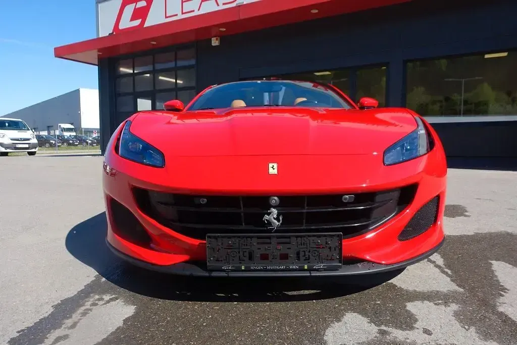 Second-hand Ferrari Portofino 600 CP (441 kW) 2019 Roșu Cabrio