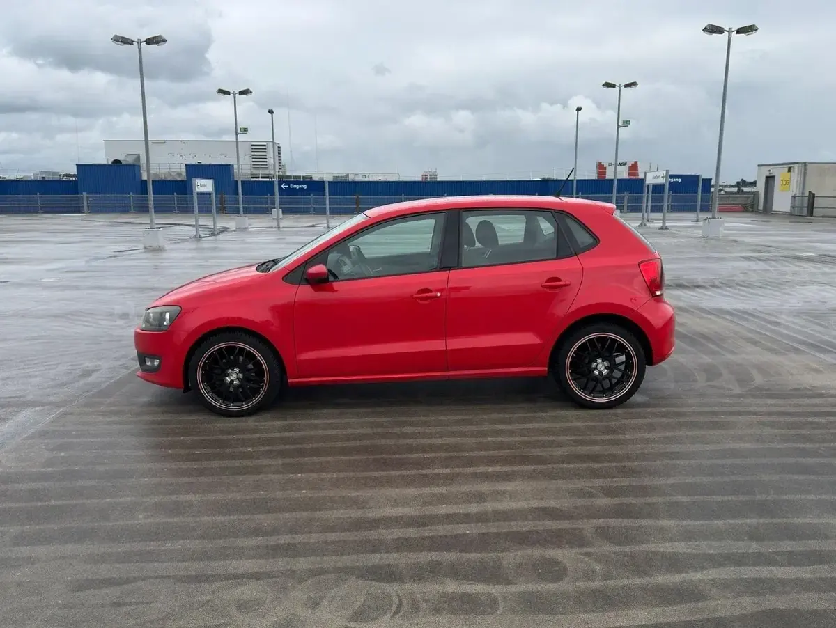 Gebraucht VW Polo 75 PS (55 kW) 2012 Rot Kleinwagen