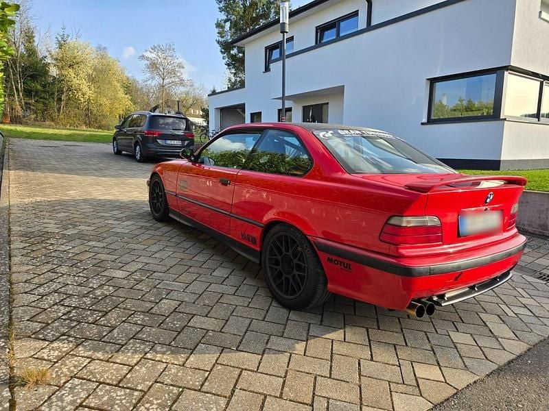 Gebraucht BMW 325 192 PS (141 kW) 1993 Rot Coupé