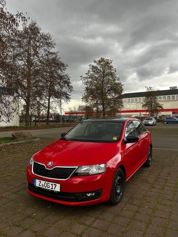 Gebraucht Skoda Rapid Style 90 PS (66 kW) 2014 Rot Kleinwagen