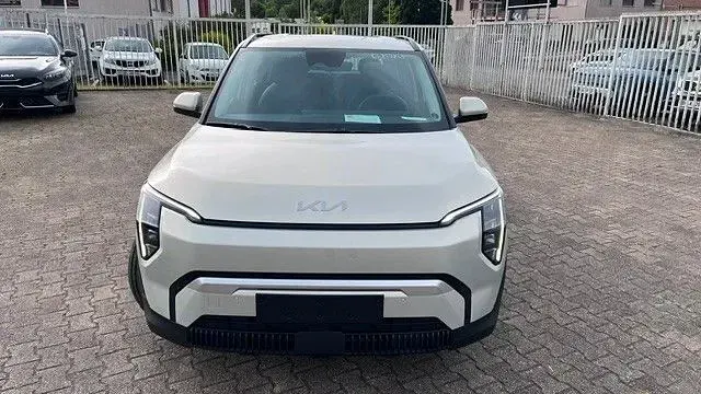 Neu Kia EV3 Air 150 kW (204 PS) 2026 Silber SUV