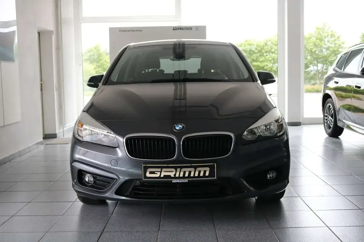 Gebraucht BMW 218 Advantage 136 PS (100 kW) 2017 Mineralgrau metallic Van / Kleinbus