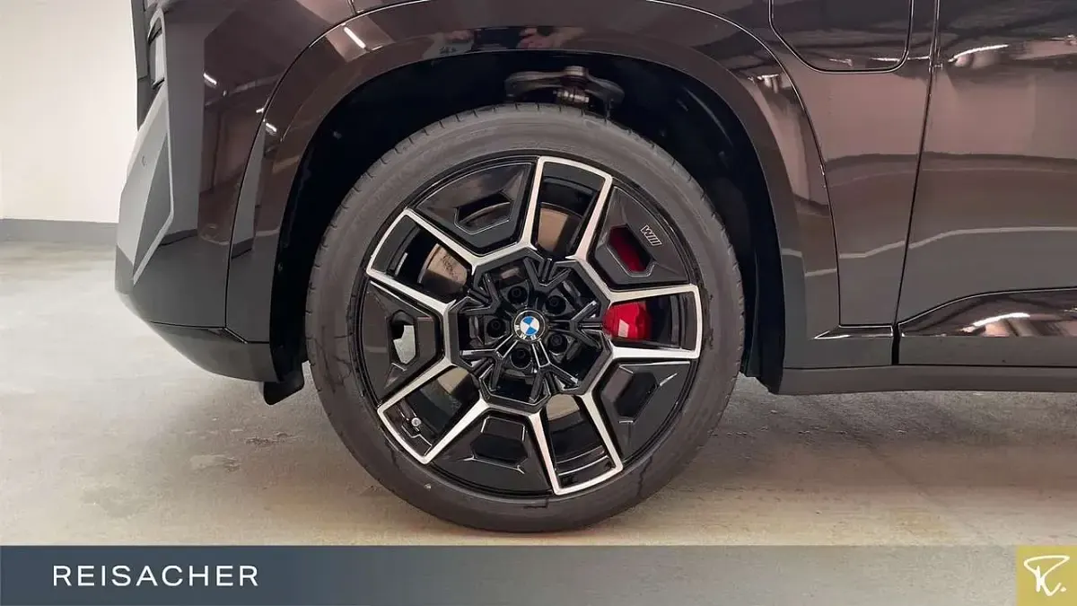 Neu BMW XM Performance 476 PS (350 kW) 2026 Saphirschwarz metallic SUV