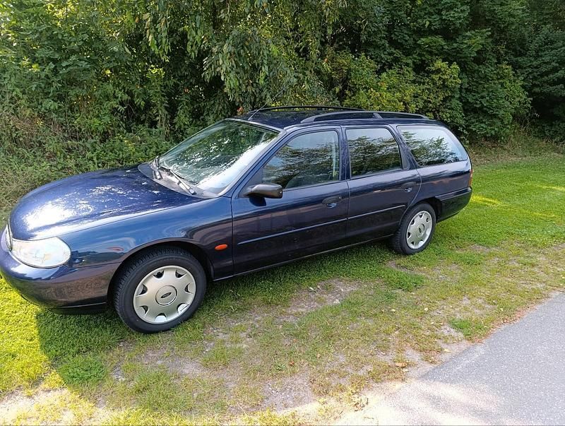 Blau Gebraucht 2000 Ford Mondeo Kombi | 1.500 € (Guter Preis) - Bild 1/4