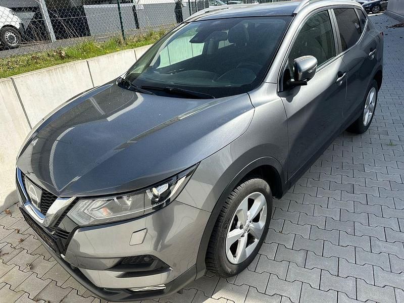 Gebraucht Nissan Qashqai Acenta 116 PS (85 kW) 2017 Grau SUV