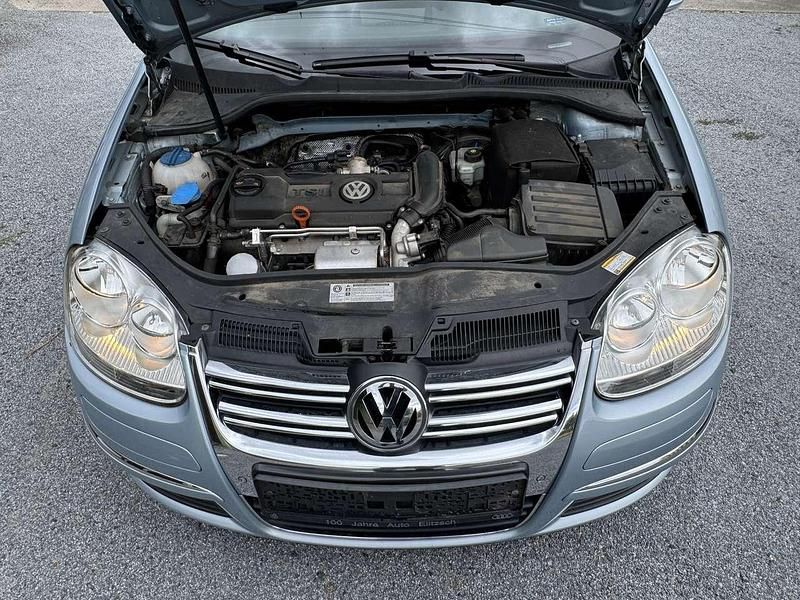 Gebraucht VW Jetta Freestyle 122 PS (89 kW) 2010 Heaven blue Limousine