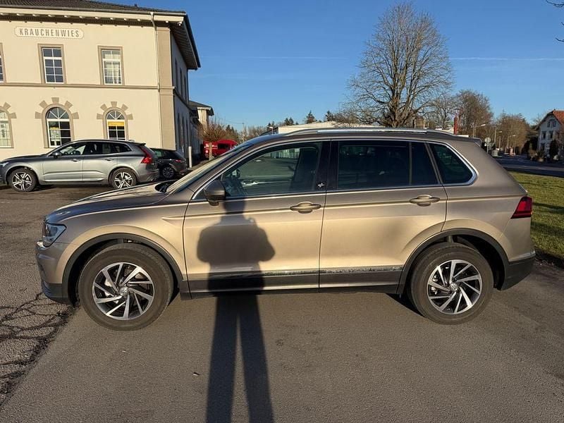 Gebraucht VW Tiguan Sound 150 PS (110 kW) 2018 Beige SUV