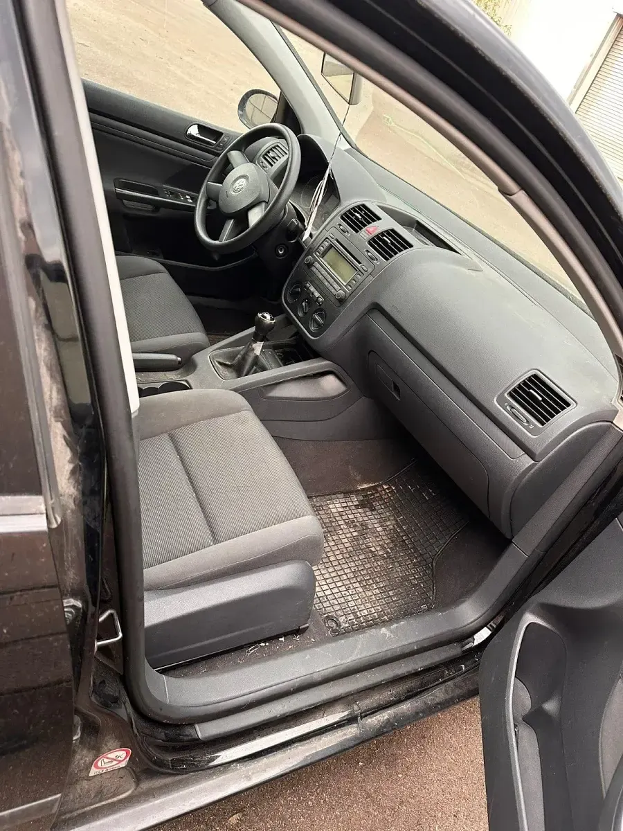 Gebraucht VW Golf V 105 PS (77 kW) 2004 Schwarz Kleinwagen