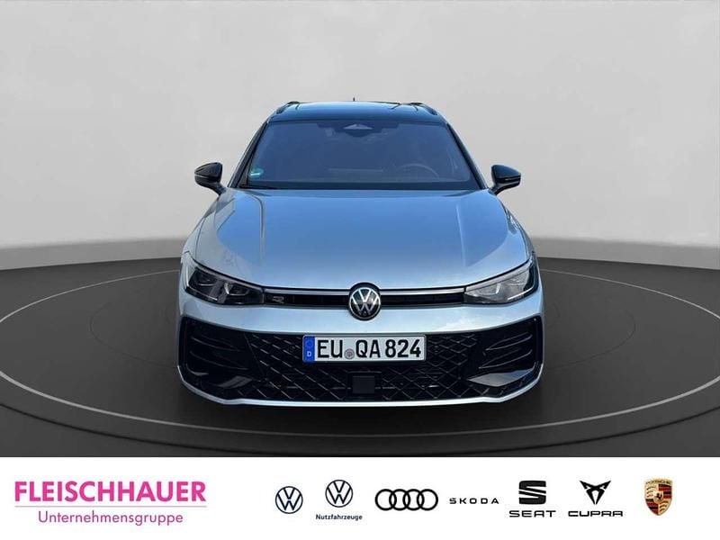Gebraucht VW Passat R-line 150 PS (110 kW) 2024 Silber Kombi