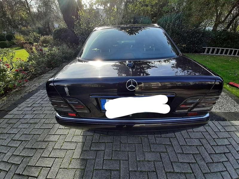 Gebraucht Mercedes E230 Avantgarde 150 PS (110 kW) 1997 Limousine