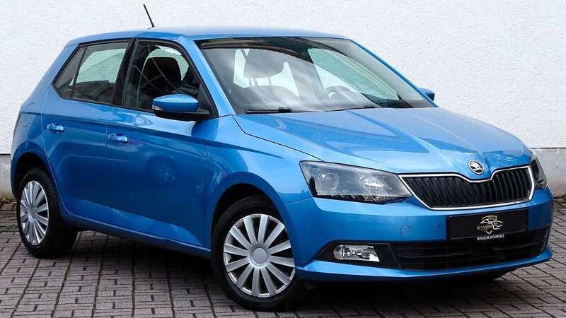 Blau Gebraucht 2015 Skoda Fabia Ambition Kleinwagen | 13.490 € (Fairer Preis) - Bild 1/4