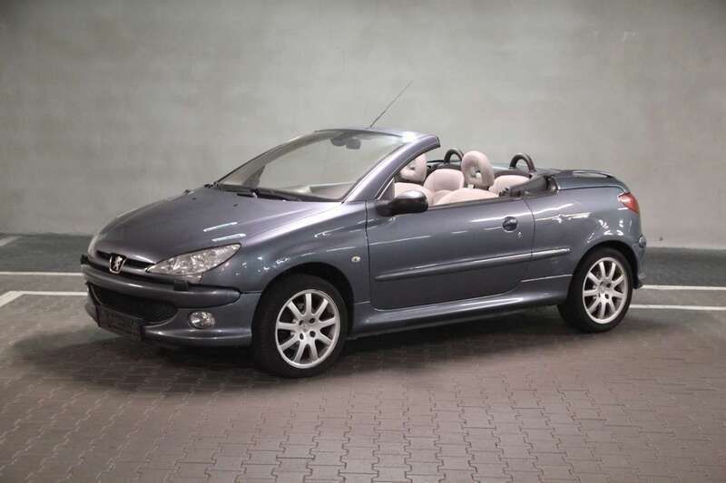 Eisengrau/metallic Gebraucht 2005 Peugeot 206 CC Platinum Cabrio | 2.222 € (Etwas zu teuer) - Bild 1/4