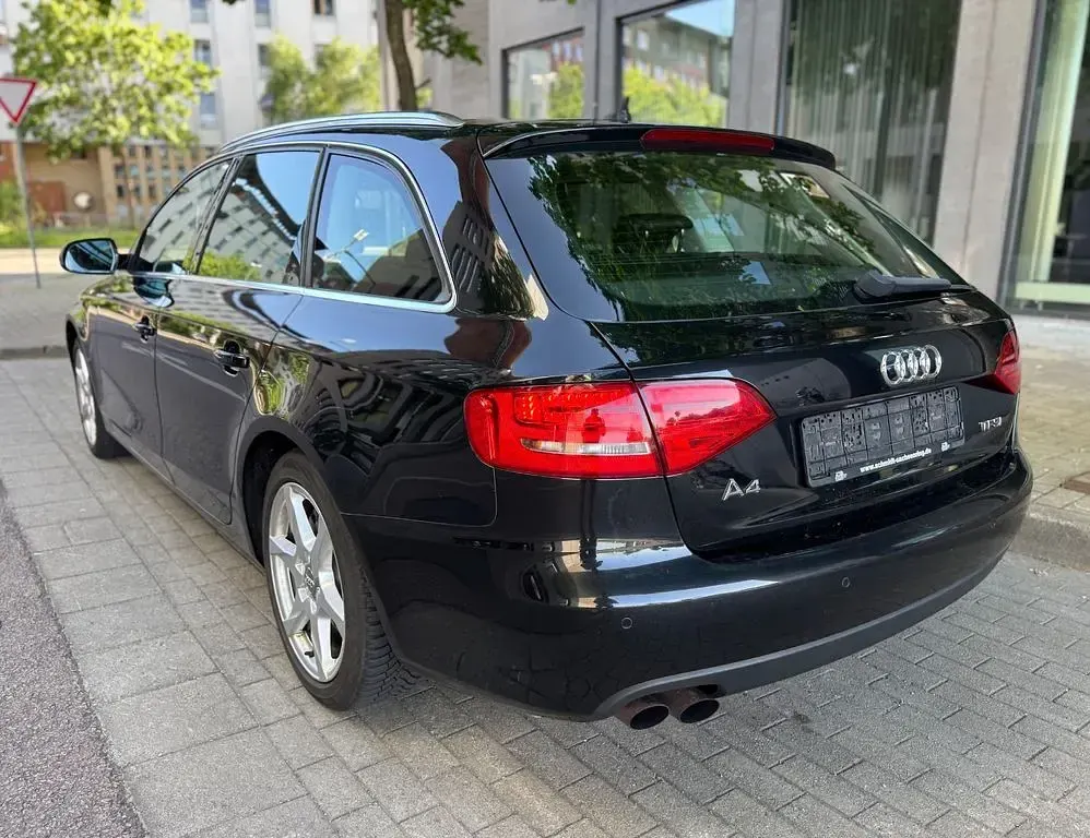 Gebraucht Audi A4 Ambition 160 PS (117 kW) 2011 Schwarz Kombi