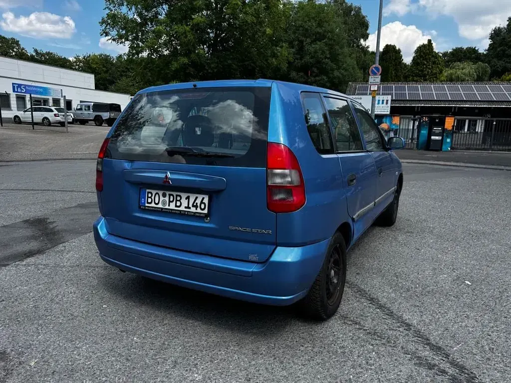 Gebraucht Mitsubishi Space Star 82 PS (60 kW) 2001 Blau Van / Kleinbus