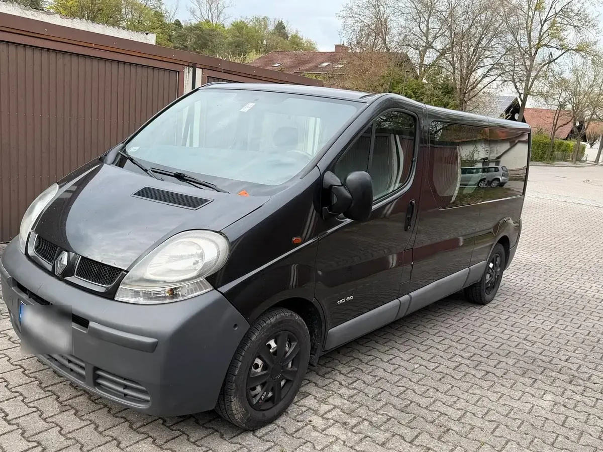 Brugt Renault Trafic 90 HK (66 kW) 2004 Sort MPV