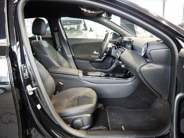 Gebraucht Mercedes A180 AMG line 136 PS (100 kW) 2024 Schwarz Limousine