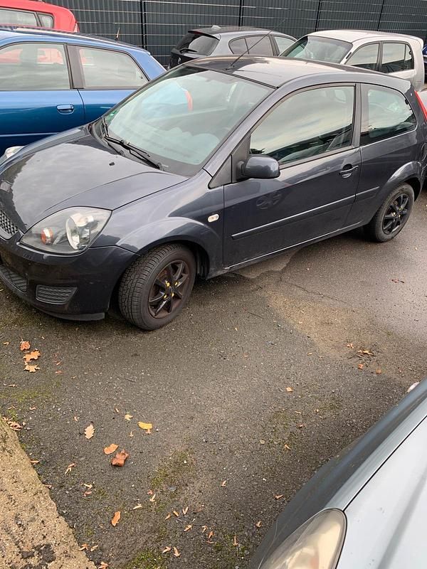 Grau Gebraucht 2009 Ford Fiesta Kleinwagen | 999 € (Guter Preis) - Bild 1/3