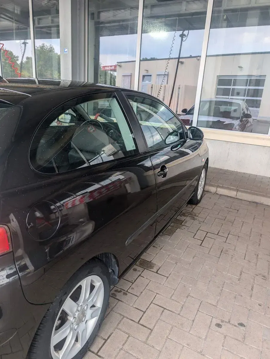 Gebraucht Seat Ibiza 101 PS (74 kW) 2005 Schwarz Kleinwagen