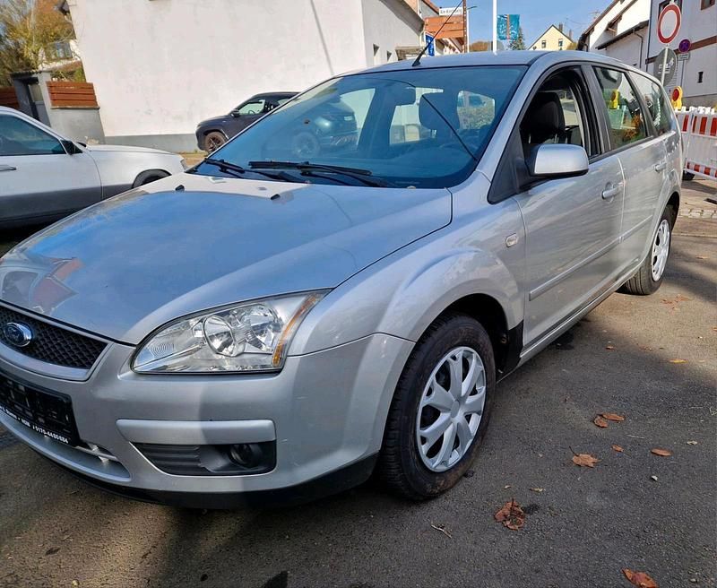 Silber Gebraucht 2007 Ford Focus Kombi | 1.990 € (Guter Preis) - Bild 1/4