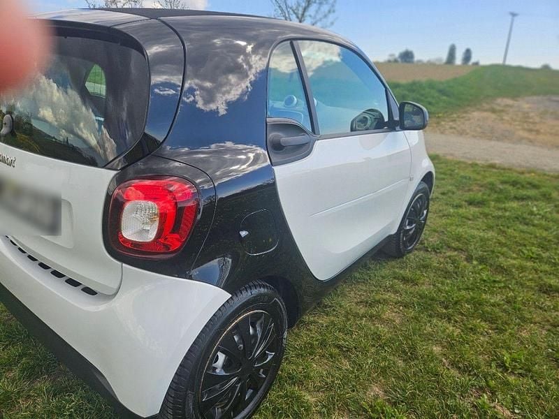 Gebraucht Smart ForTwo Coupé 60 kW (82 PS) 2020 Weiß Coupé