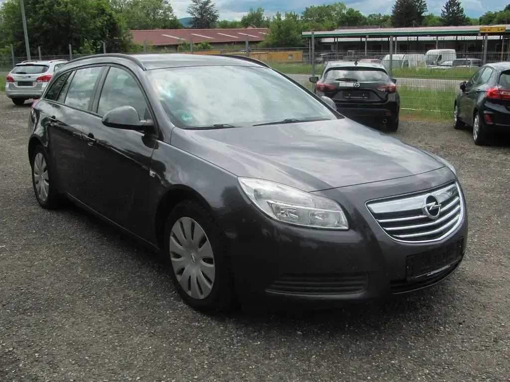 Używany Opel Insignia 131 KM (96 kW) 2011 Szary Kombi