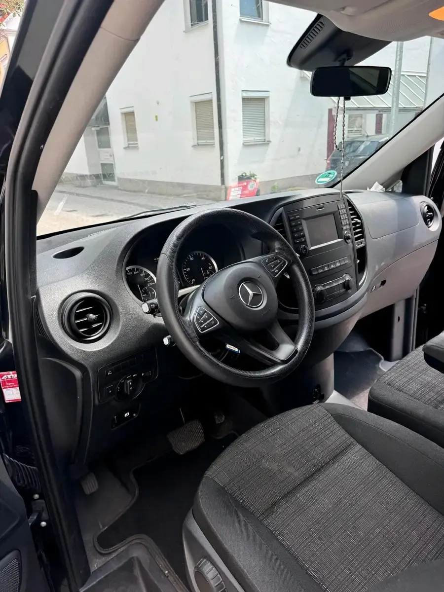 Gebraucht Mercedes Vito 163 PS (119 kW) 2017 Schwarz Van