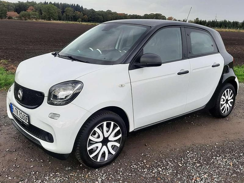Weiß Gebraucht 2019 Smart ForFour Electric Drive Limousine | 11.500 € - Bild 1/1