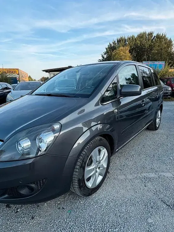 Gebraucht Opel Zafira Design Edition 125 PS (91 kW) 2011 Grau Van / Kleinbus